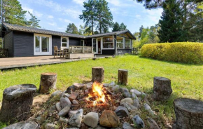 3 Bedroom Cozy Home In Fårevejle in Fårevejle Kirkeby
